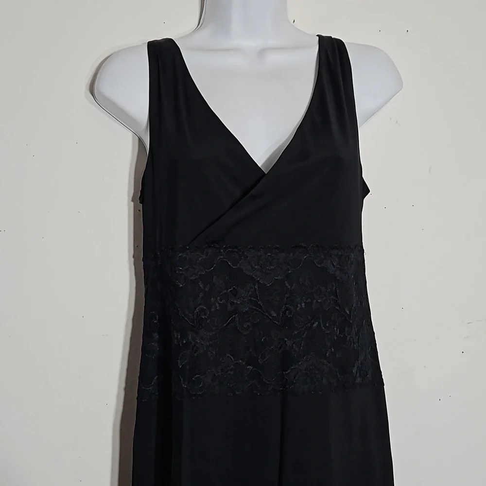 GUC Soma black with lace surplice wrap sleeveless nightgown medium